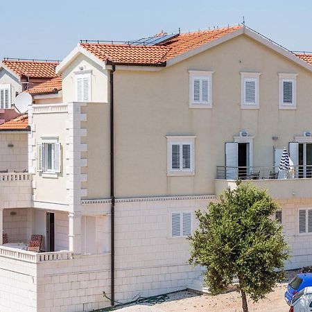 Apartments And Rooms With Parking Space Rogoznica - 10339 Exterior photo