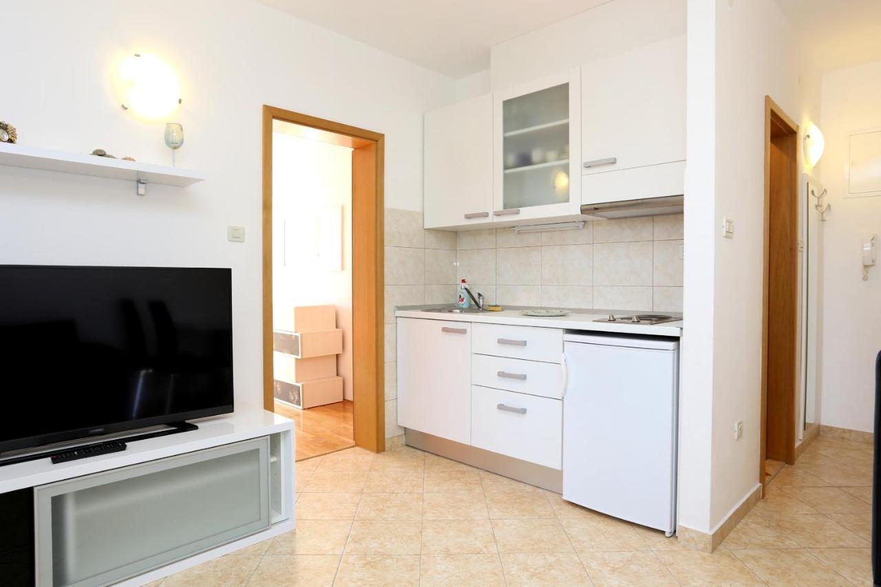 Apartments And Rooms With Parking Space Rogoznica - 10339 Exterior photo